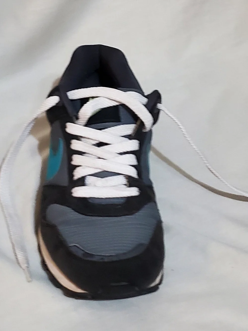 Nike Men’s Gray & Teal Running Sneakers